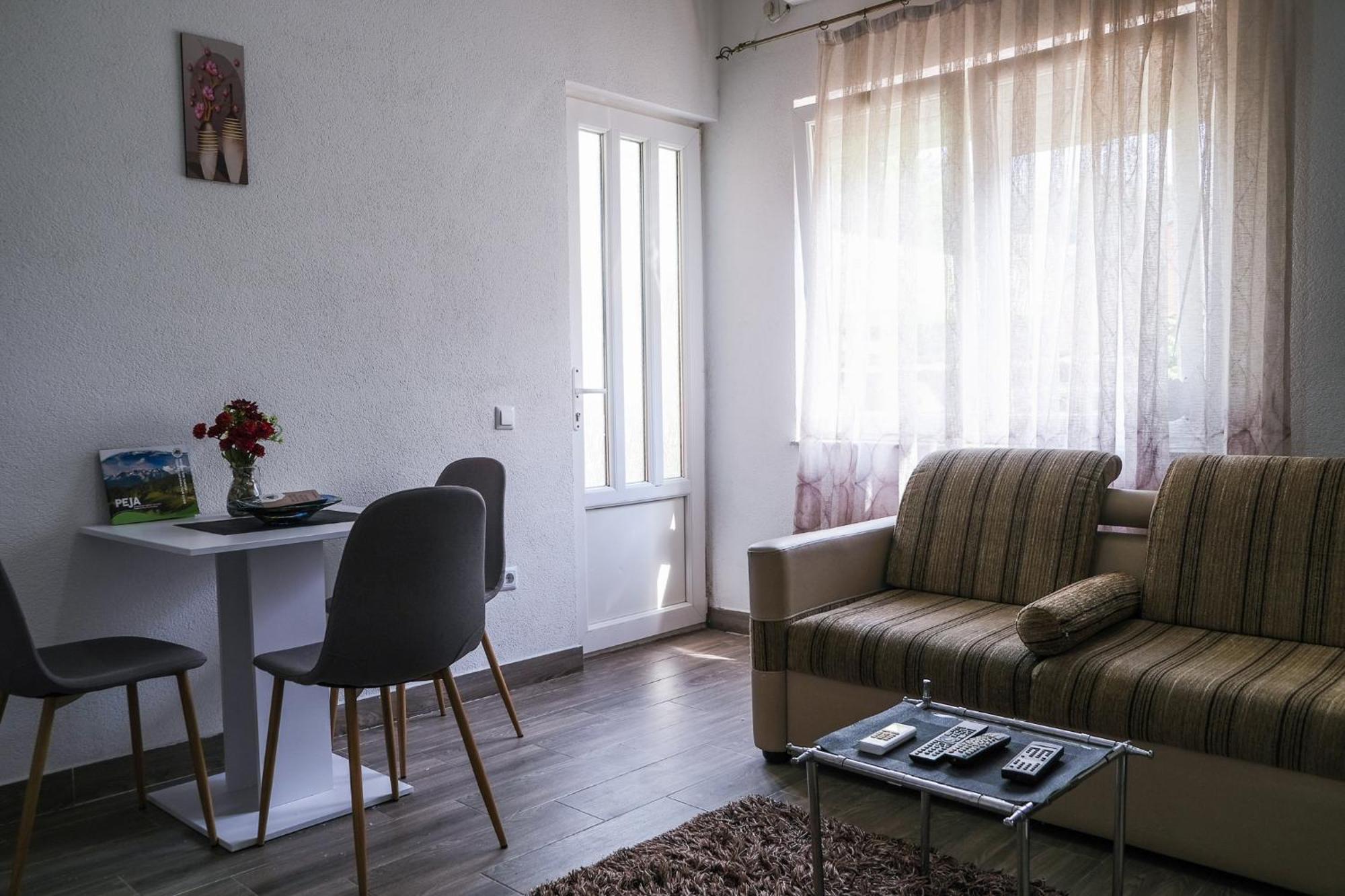 Cozy Spacious Apartment Peć Zewnętrze zdjęcie